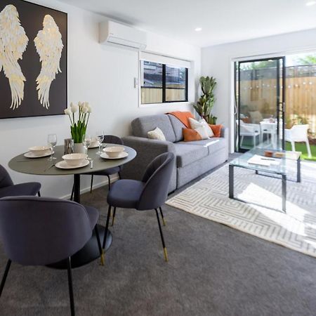 Central City Awaits 2 Bed 2 Bath With Carpark Κράισττσερτς Εξωτερικό φωτογραφία