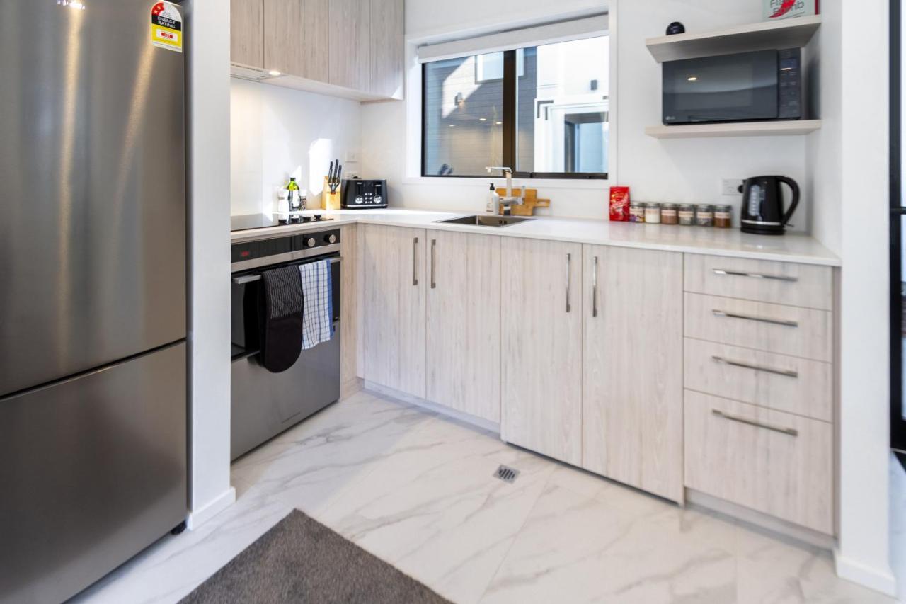 Central City Awaits 2 Bed 2 Bath With Carpark Κράισττσερτς Εξωτερικό φωτογραφία