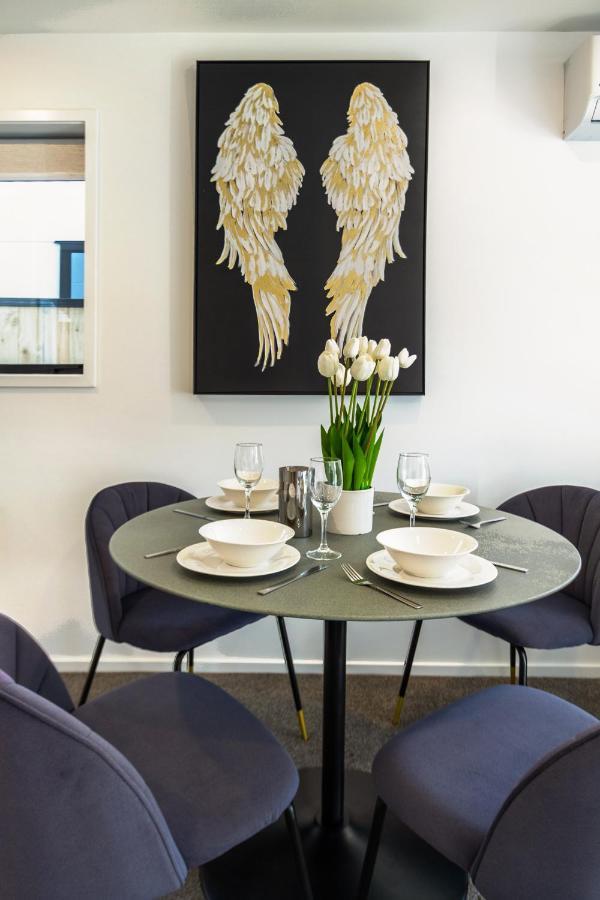 Central City Awaits 2 Bed 2 Bath With Carpark Κράισττσερτς Εξωτερικό φωτογραφία