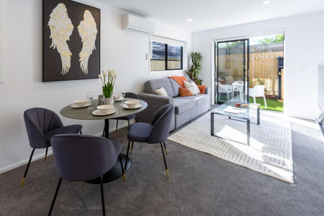 Central City Awaits 2 Bed 2 Bath With Carpark Κράισττσερτς Εξωτερικό φωτογραφία