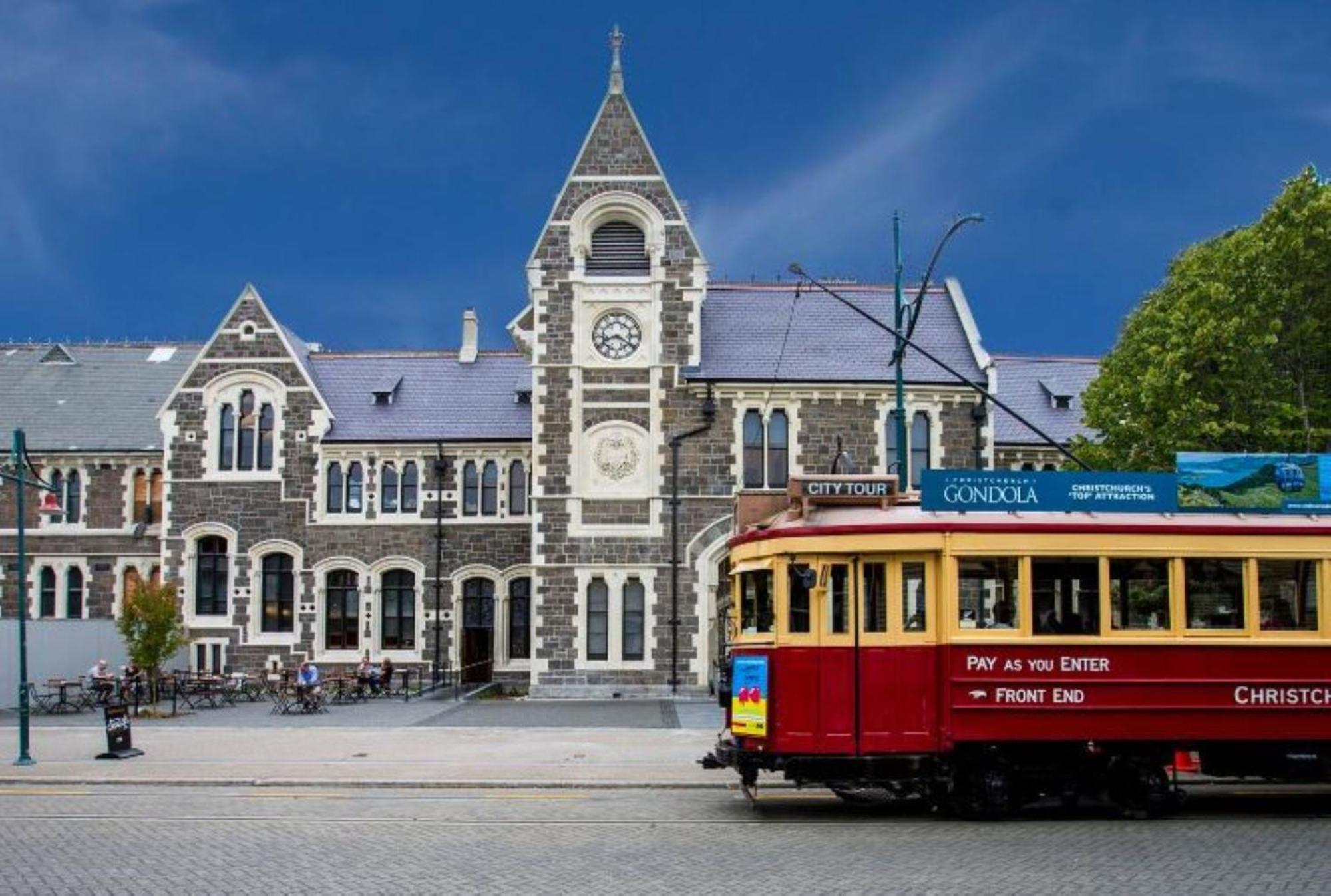 Central City Awaits 2 Bed 2 Bath With Carpark Κράισττσερτς Εξωτερικό φωτογραφία
