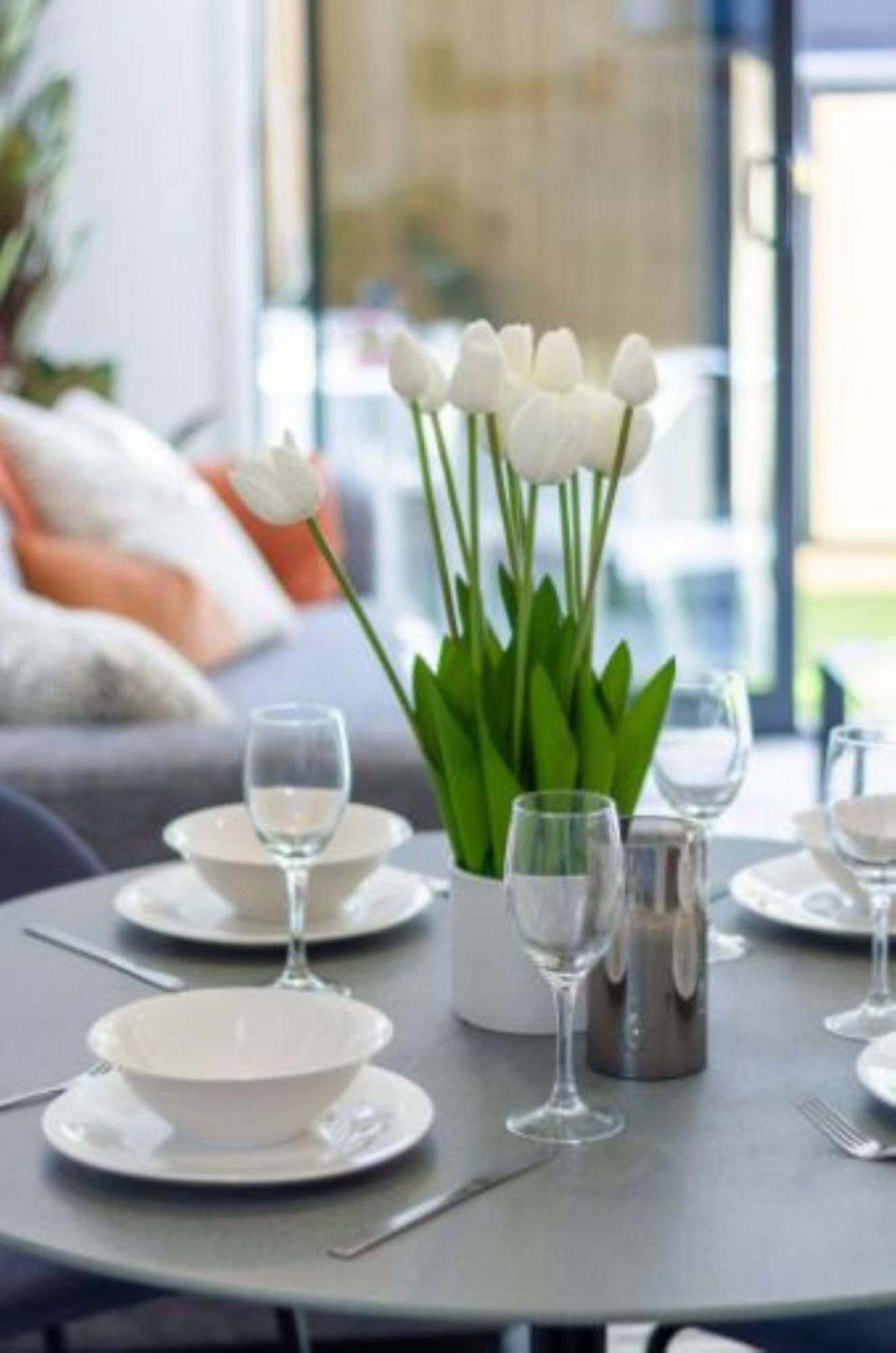 Central City Awaits 2 Bed 2 Bath With Carpark Κράισττσερτς Εξωτερικό φωτογραφία